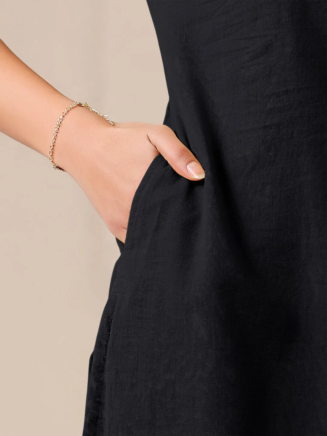 Black Cotton Solid Straight Kurta