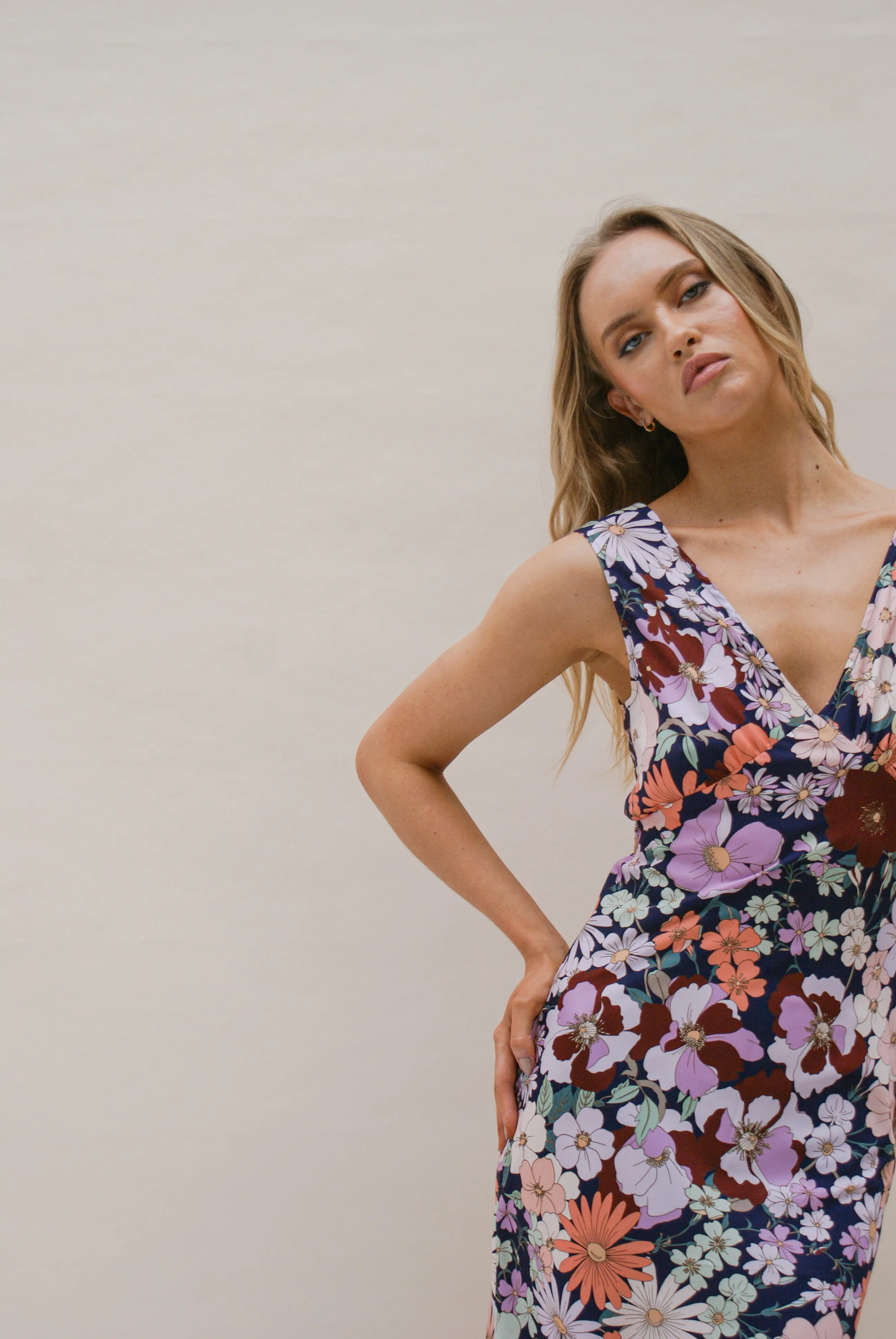 Clara V-Neck Dress in Dark Romance