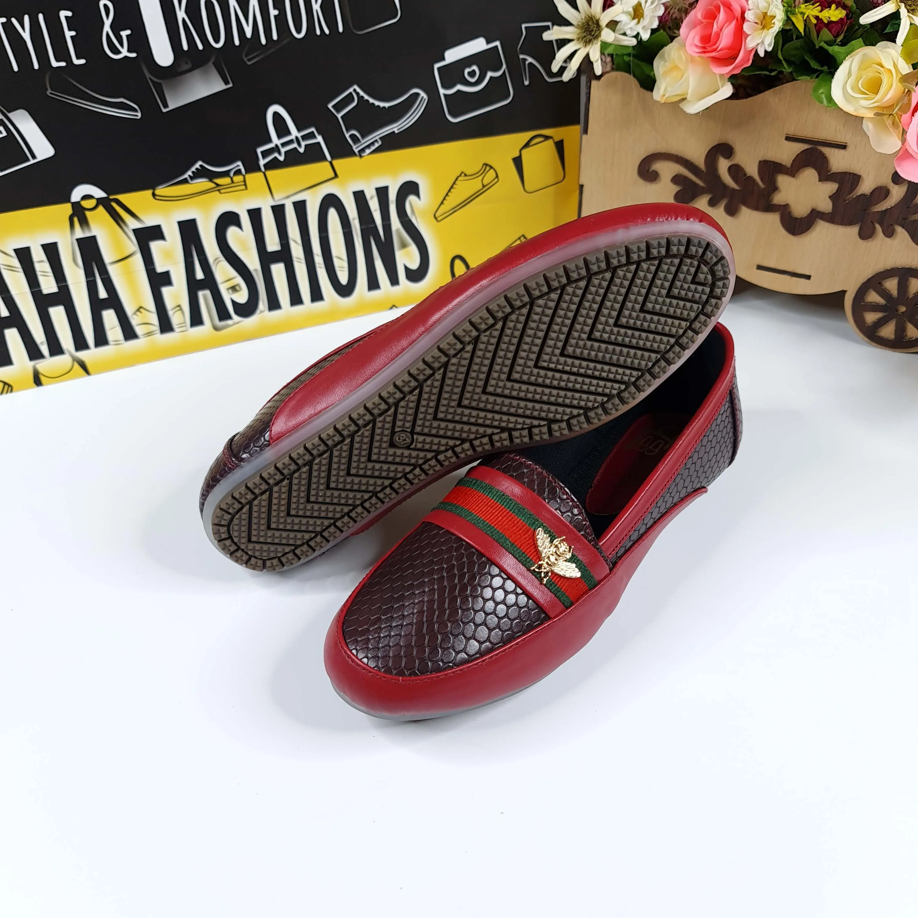 Contrast Leather Pumps