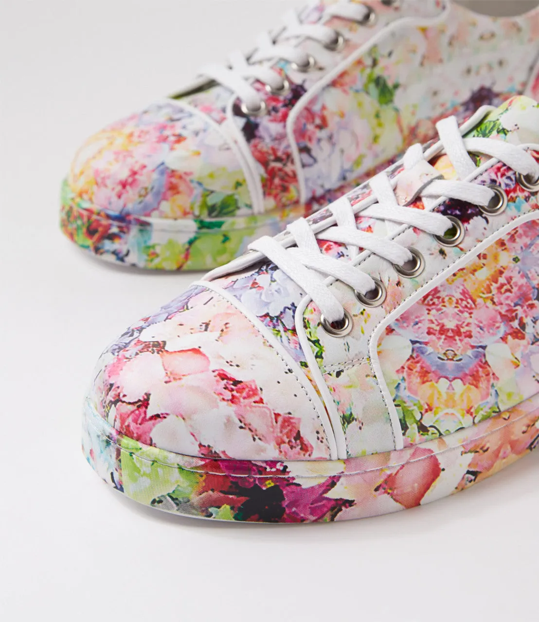 Django & Juliette Jovo - Pastel Multi-White