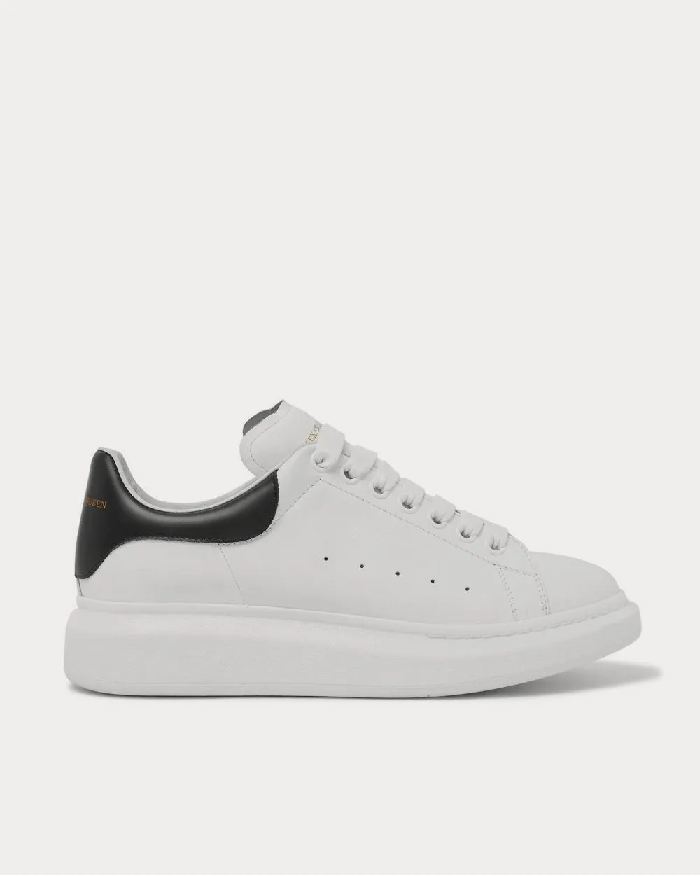Exaggerated-Sole Leather  White low top sneakers