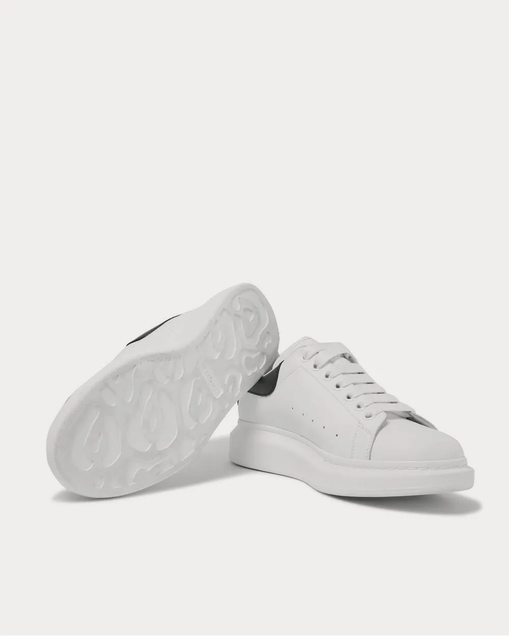 Exaggerated-Sole Leather  White low top sneakers
