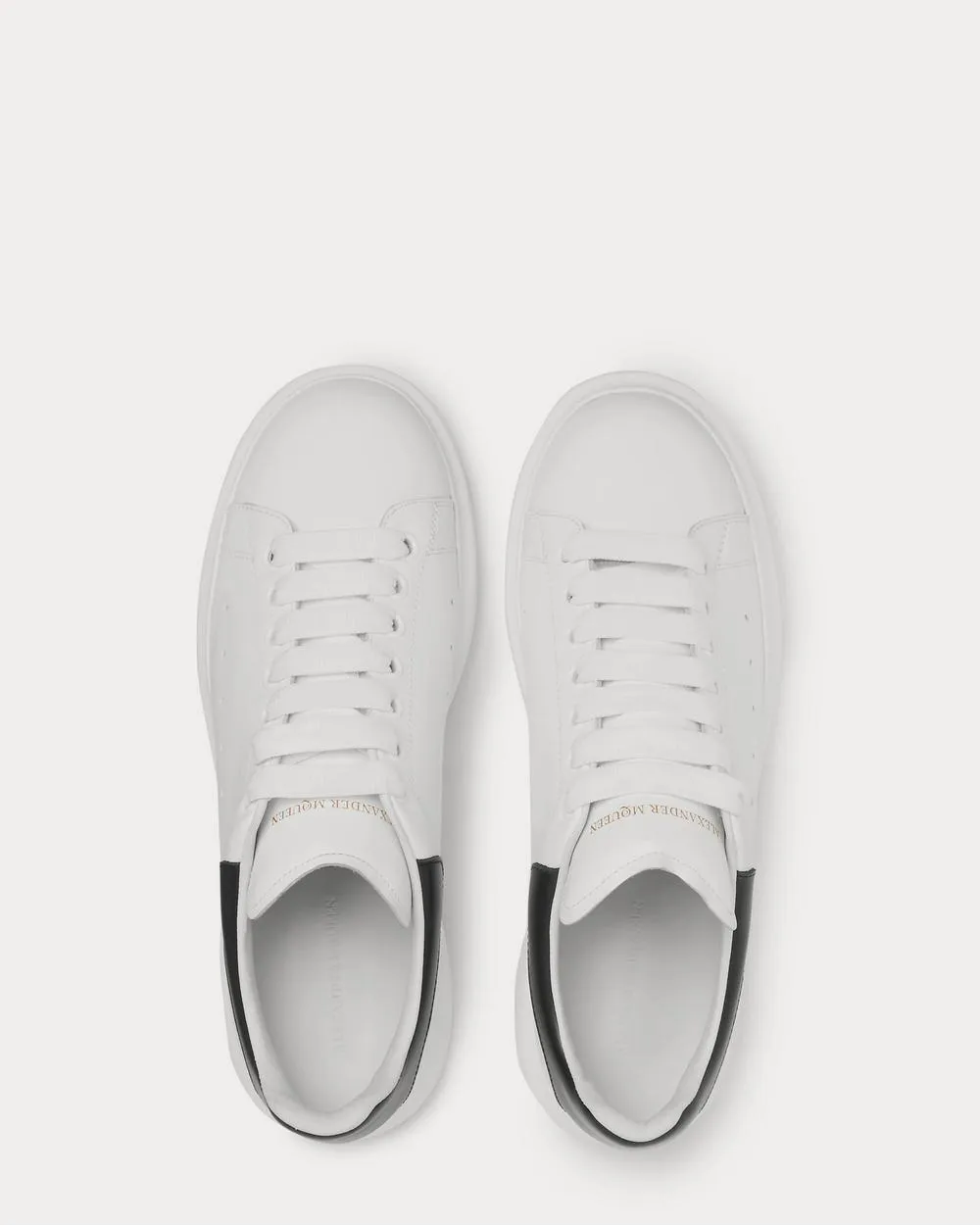 Exaggerated-Sole Leather  White low top sneakers