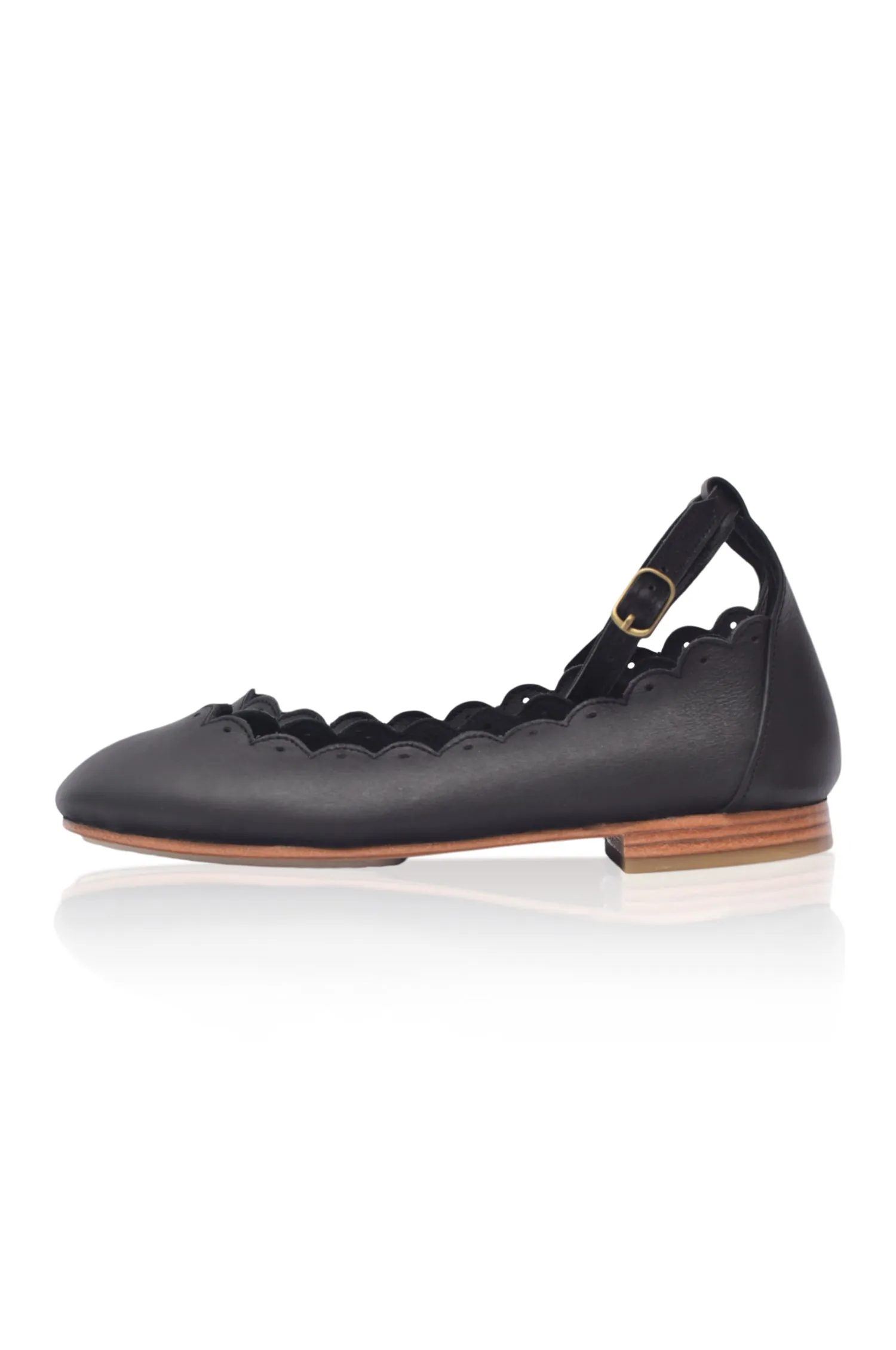 Fleur Scalloped Leather Ballet Flats (Sz. 6)