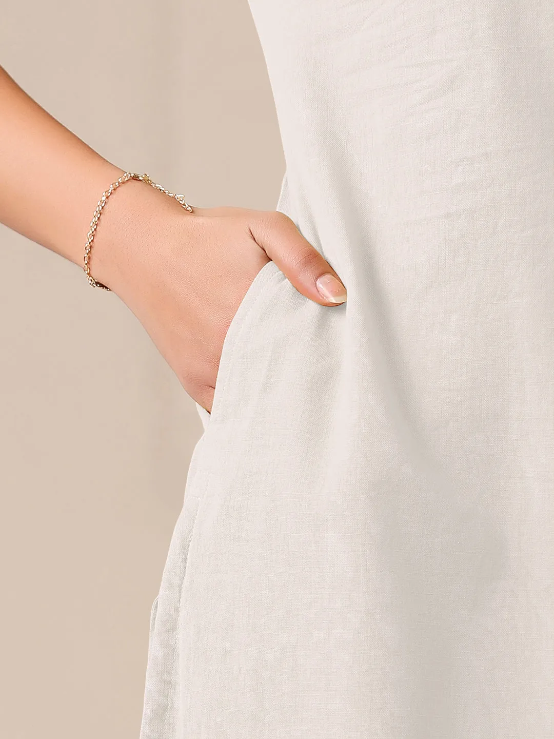 Off White Cotton Solid Straight Kurta