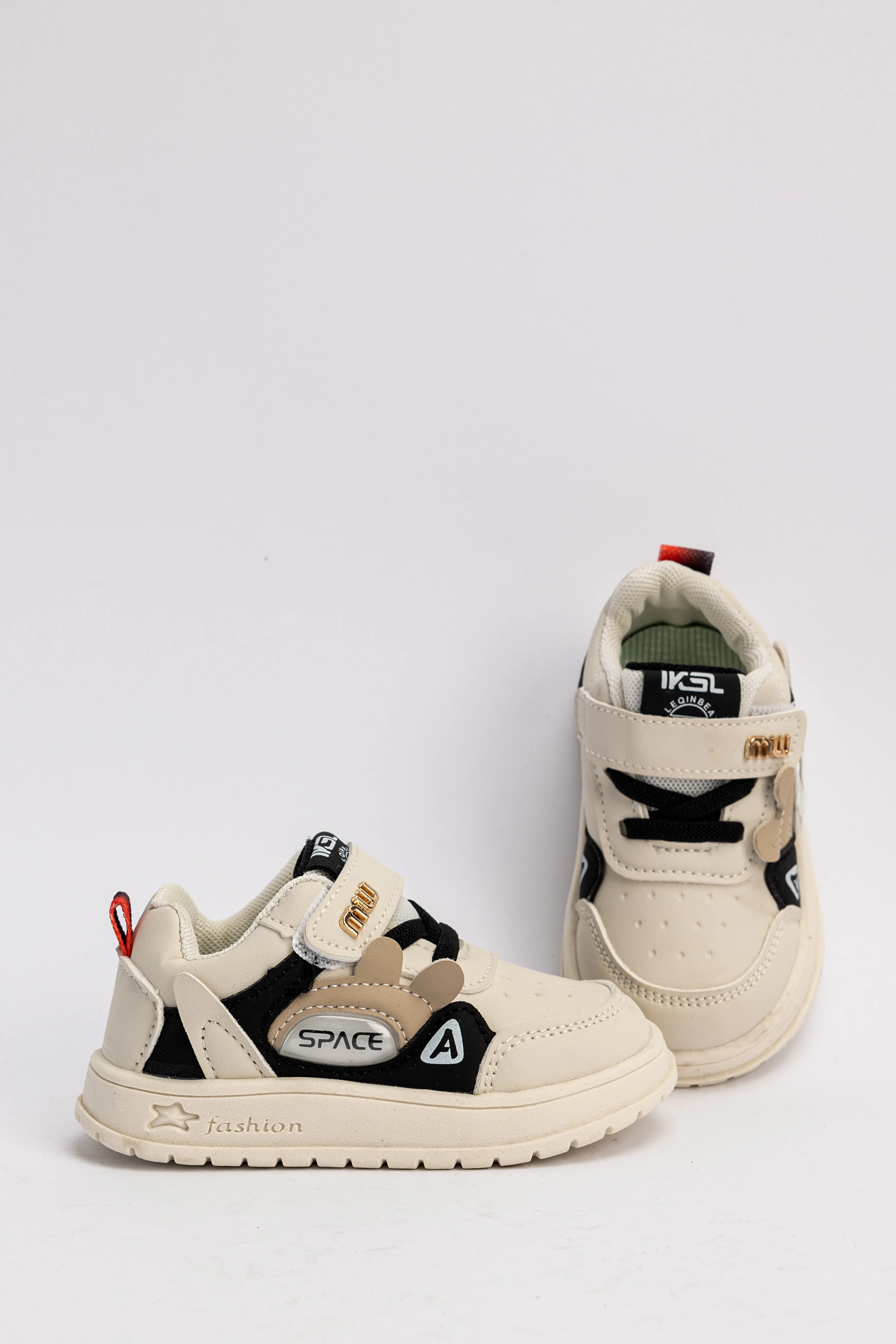 SPACE SHOES