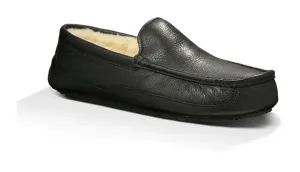 The Men’s UGG Ascot (Leather) Slipper – Timeless Style & Everyday Comfort
