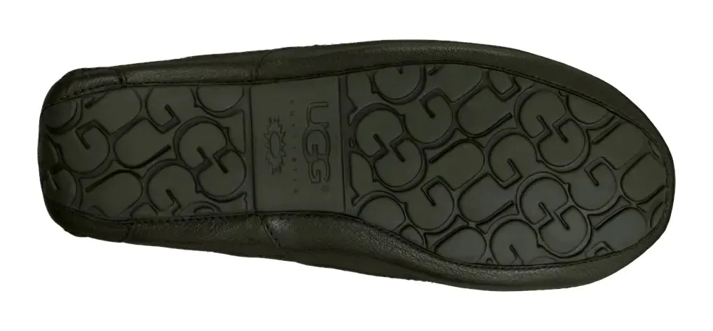 The Men’s UGG Ascot (Leather) Slipper – Timeless Style & Everyday Comfort