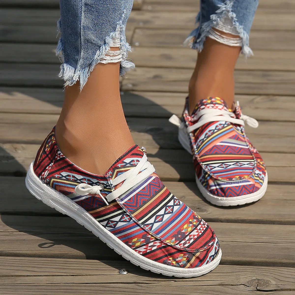 Wholesale Large Low Top Colored Flat Bottom Lace Up Shallow Mouth Versatile Women's Cloth Single Shoes