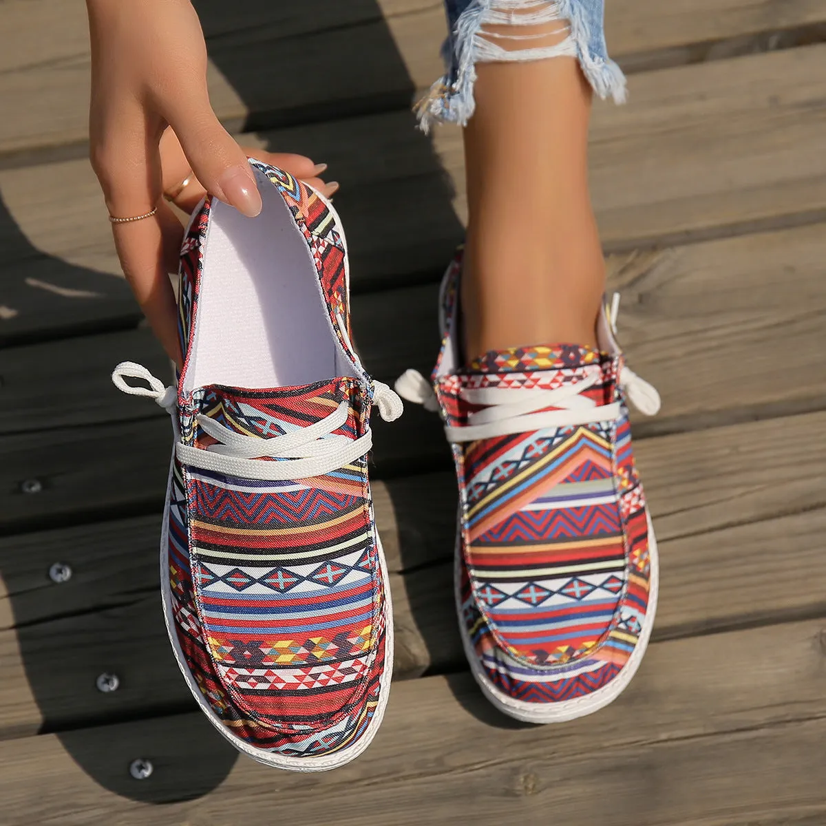 Wholesale Large Low Top Colored Flat Bottom Lace Up Shallow Mouth Versatile Women's Cloth Single Shoes